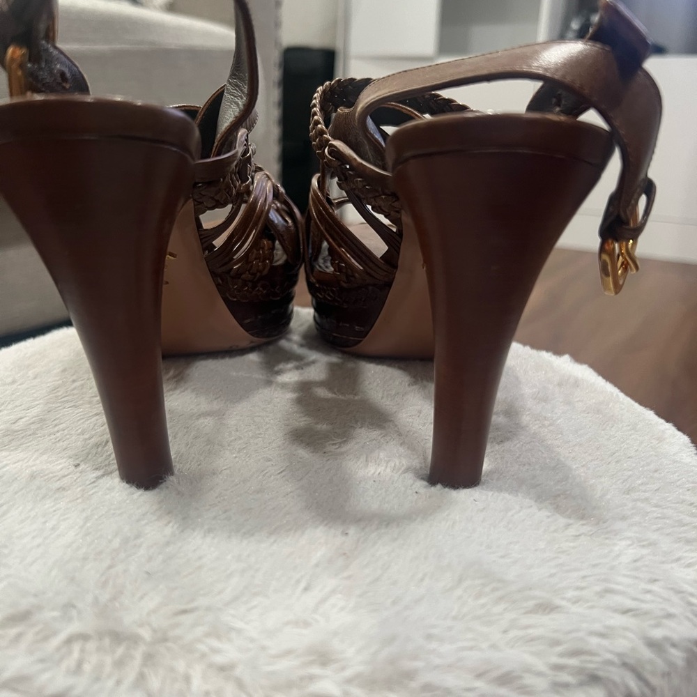 Prada - Picture 4 of 13